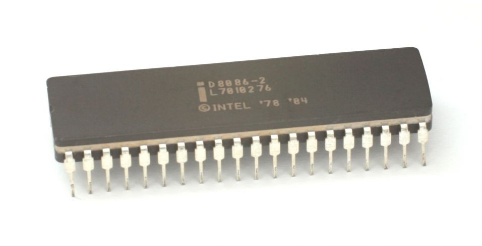 1982 - Família Intel x86